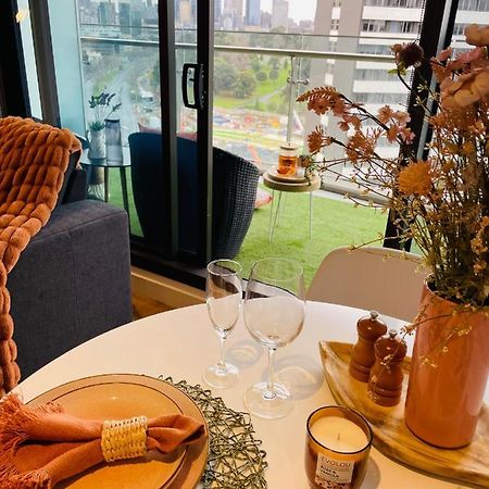 Cozy 1 Bed Apt & Spa,Free Parking ,Phenomena Views Melbourne Buitenkant foto