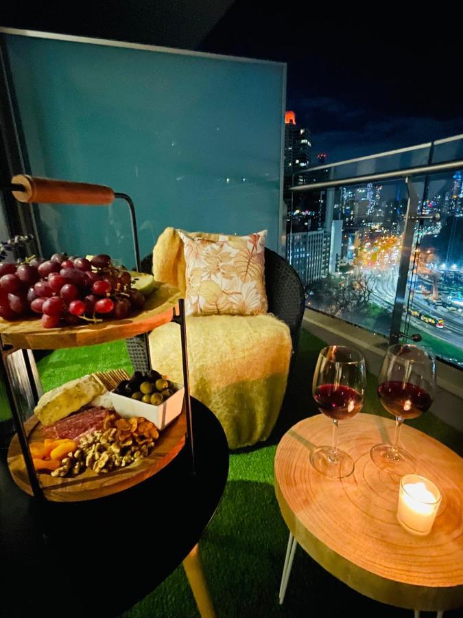Cozy 1 Bed Apt & Spa,Free Parking ,Phenomena Views Melbourne Buitenkant foto