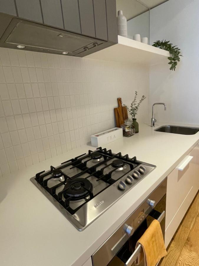 Cozy 1 Bed Apt & Spa,Free Parking ,Phenomena Views Melbourne Buitenkant foto